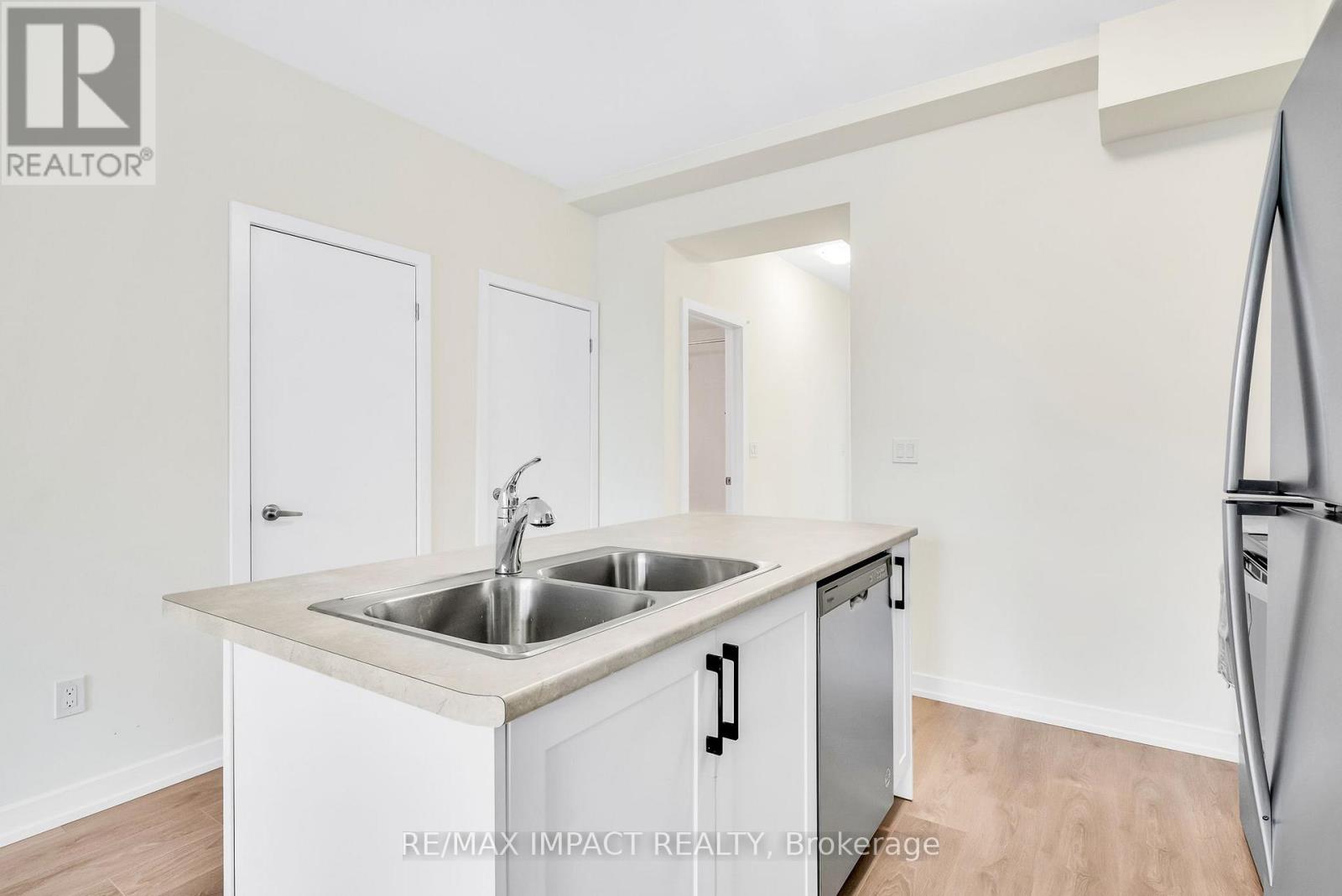902 - 160 Densmore Road, Cobourg, Ontario  K9A 0X8 - Photo 12 - X12197736