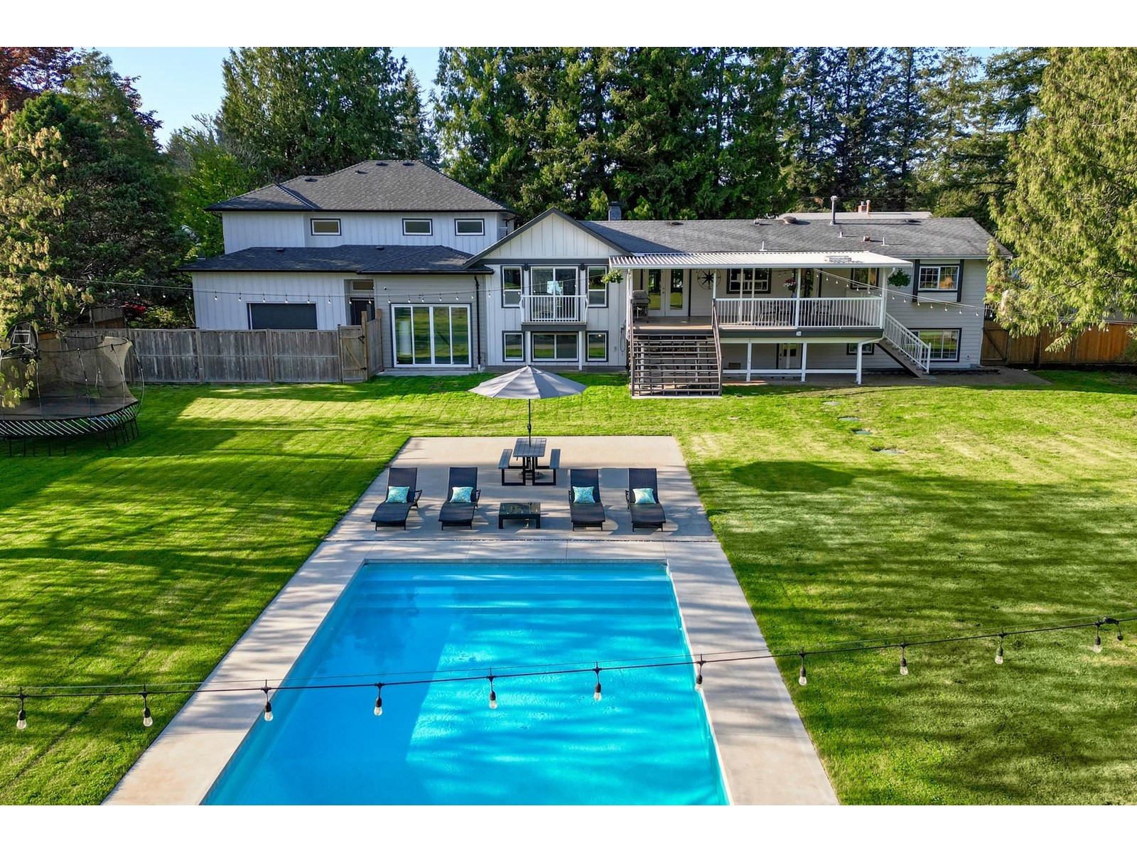 Property at 24096 52 AVENUE image 2