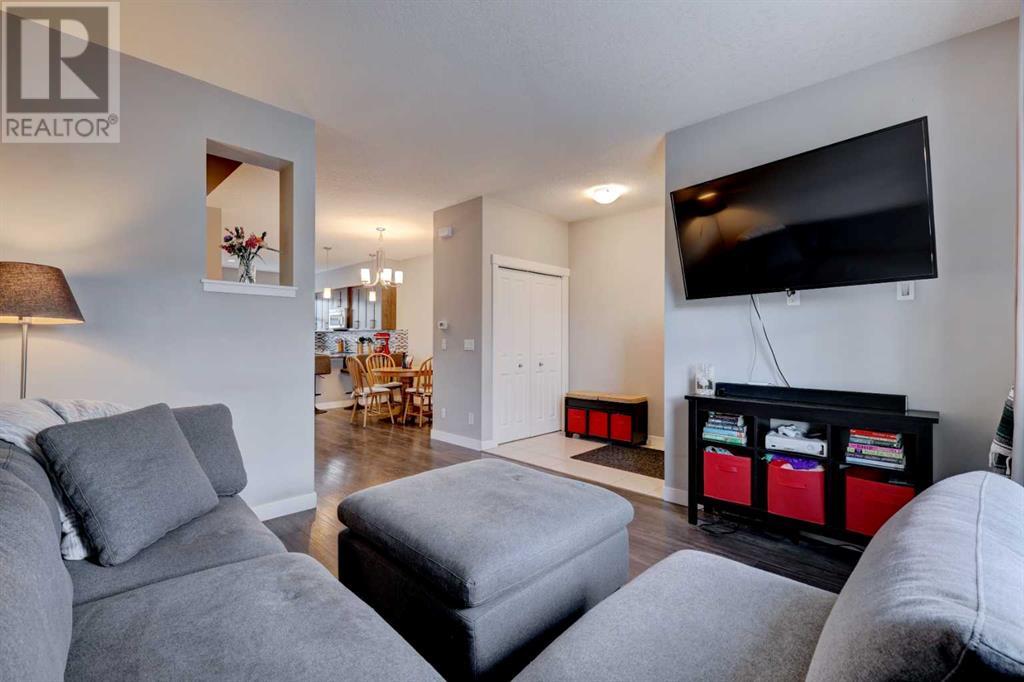 Property at 916 Nolan Hill Boulevard NW image 3