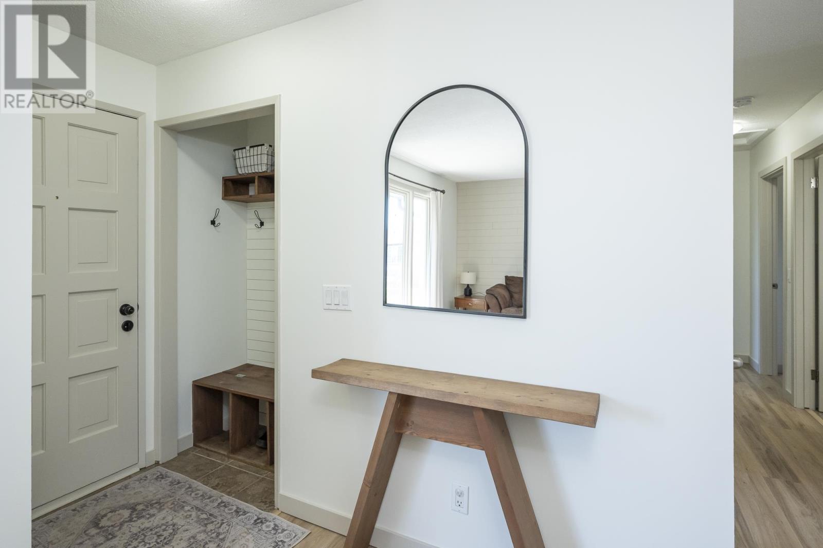 Property at 214 Sheridan CRES image 4