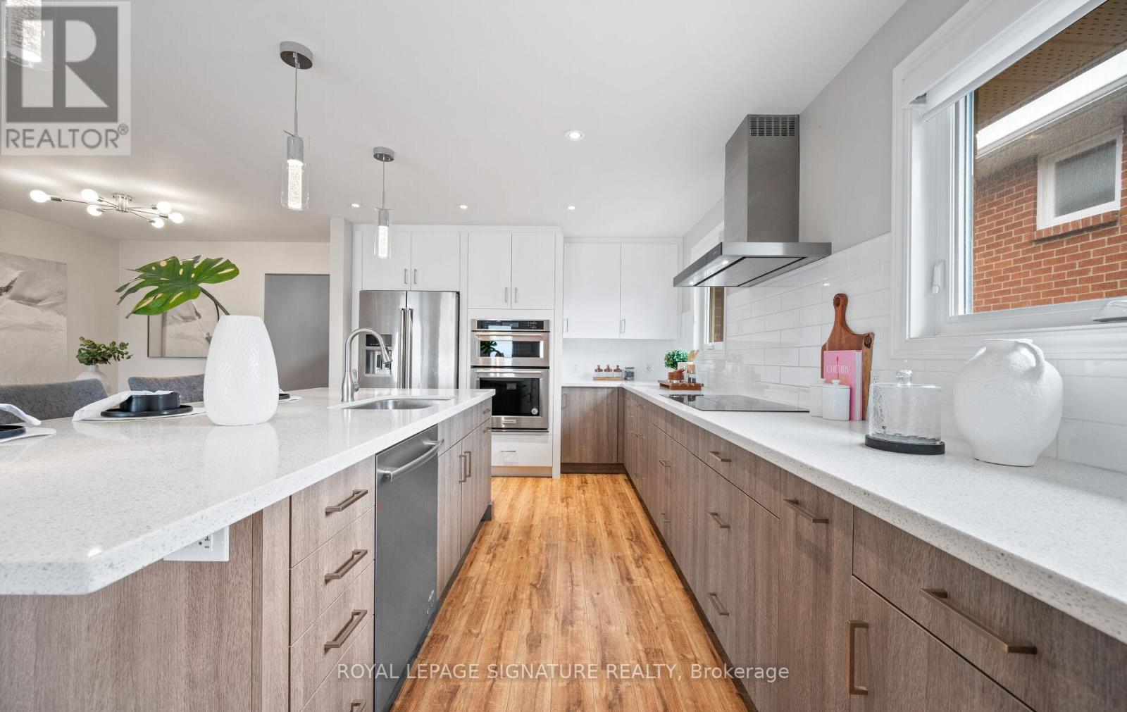 1399 Underwood Drive, Mississauga, Ontario  L4W 3M9 - Photo 1 - W12194758