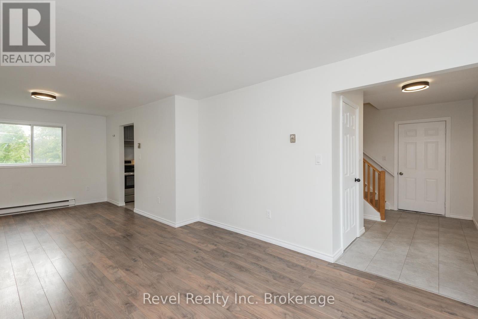 310 Champlain Street, North Bay (College Heights), Ontario  P1B 9P9 - Photo 7 - X12197761