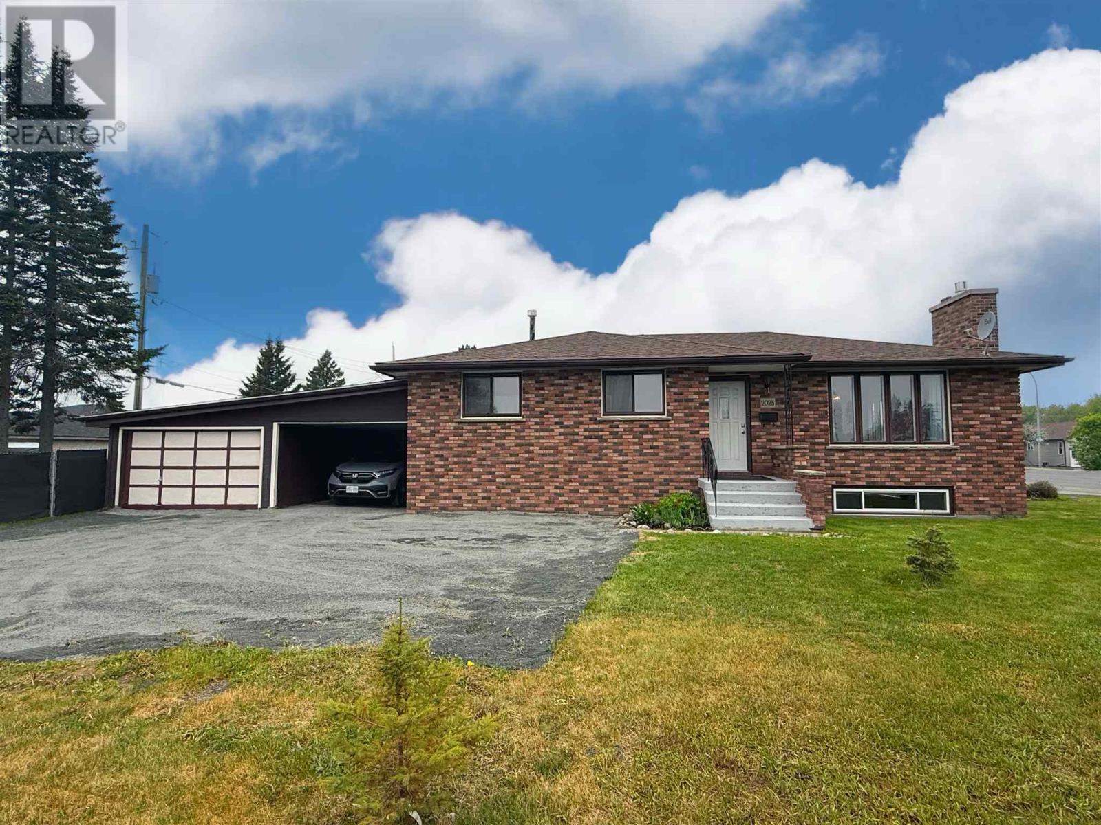 2028 Arthur ST E, thunder bay, Ontario