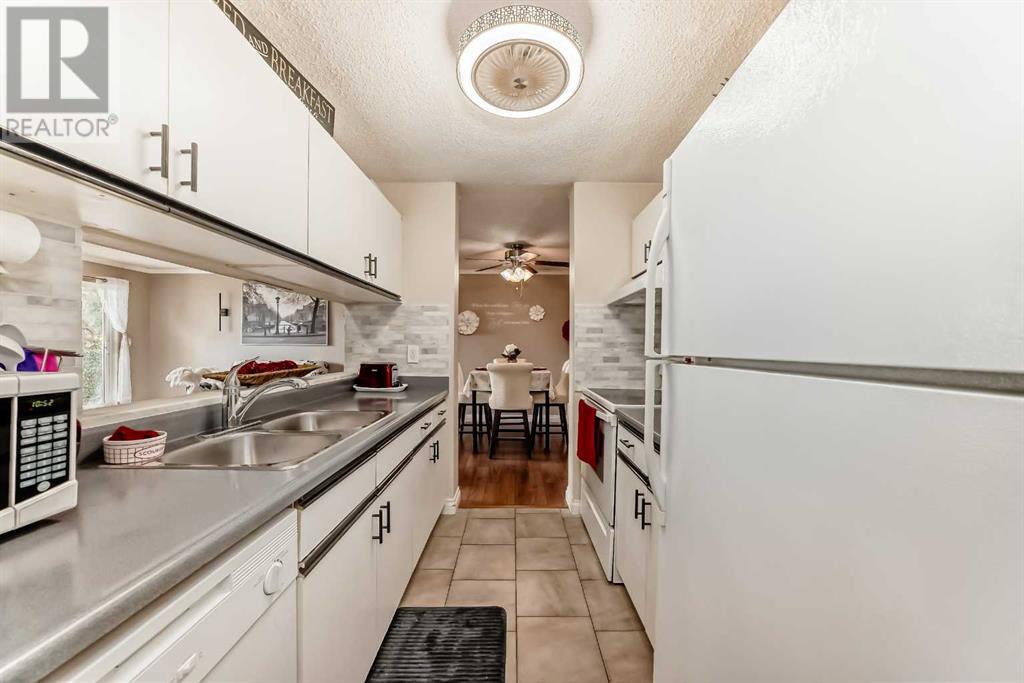 Property at 314, 20 Dover Point SE image 3