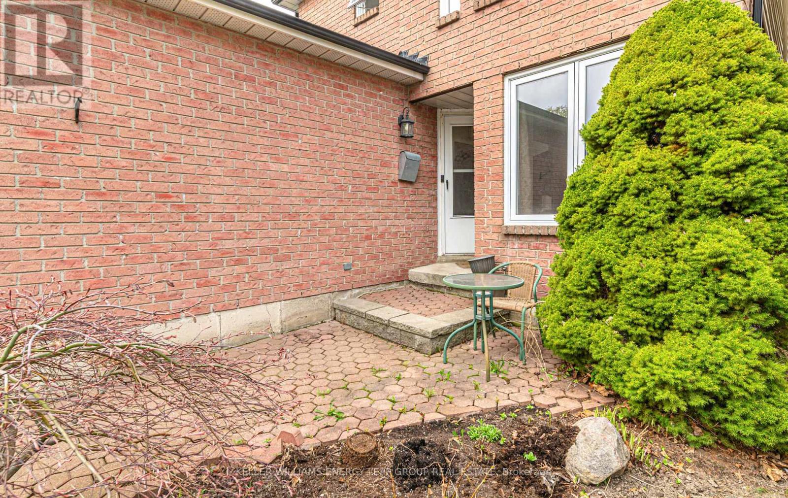 6 Goldring Drive, Whitby, Ontario  L1P 1C1 - Photo 3 - E12197966
