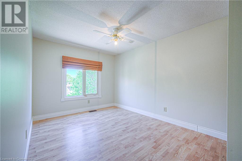 215 Southwood Drive, Kitchener, Ontario  N2E 2B2 - Photo 32 - 40727383