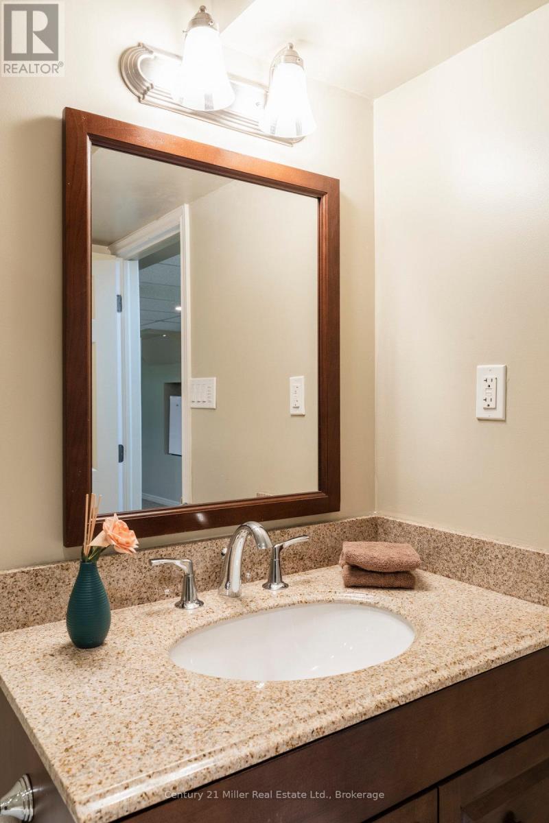 1179 Rosethorne Road, Oakville, Ontario  L6M 1H5 - Photo 38 - W12197915