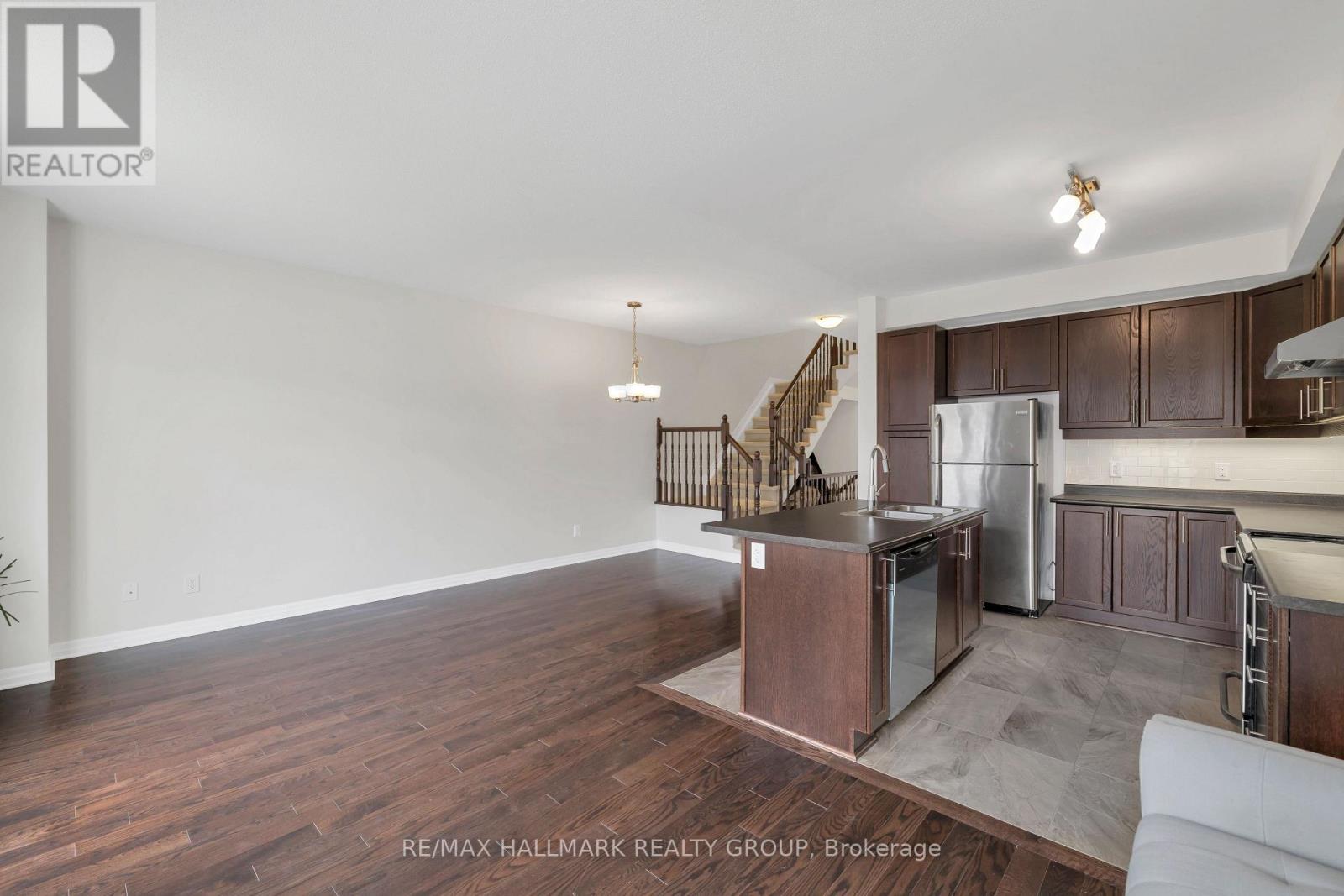 1022 Cobble Hill Drive, Ottawa, Ontario  K2J 0J7 - Photo 8 - X12197776