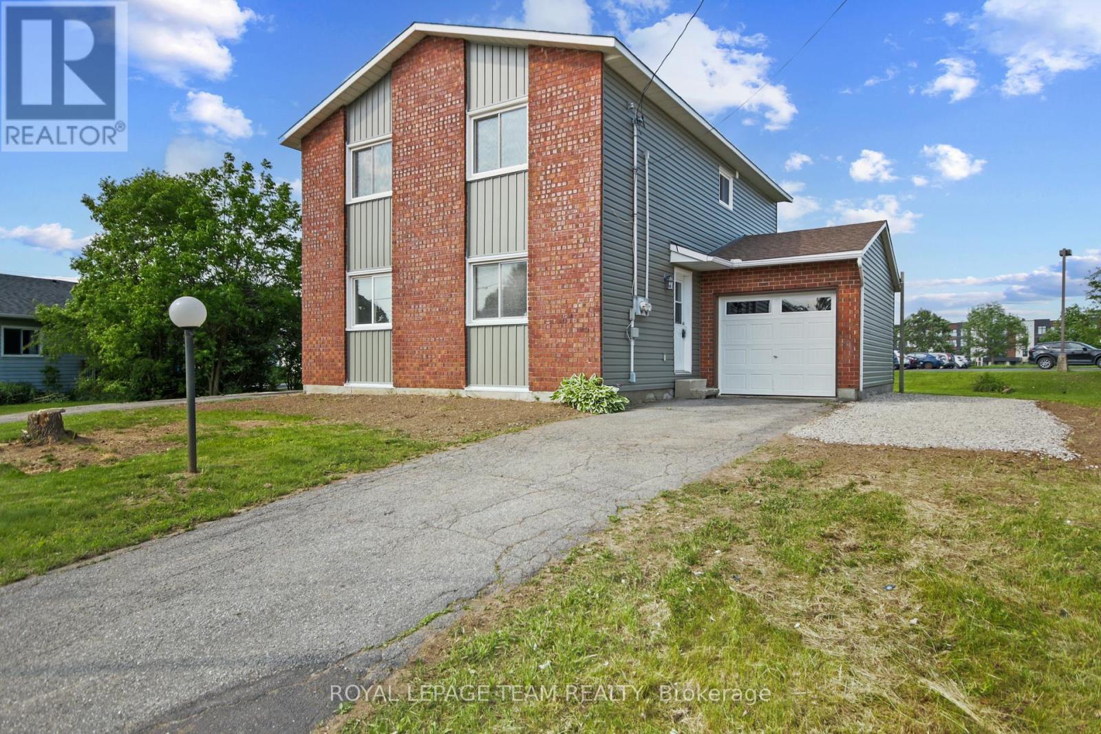 107 Mississippi Road, Carleton Place, Ontario  K7C 4E5 - Photo 1 - X12197870
