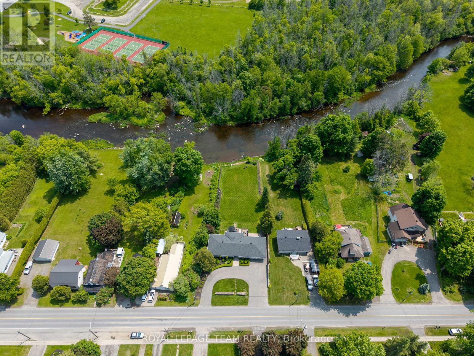 314 Clothier Street W, North Grenville, Ontario  K0G 1J0 - Photo 2 - X12197974