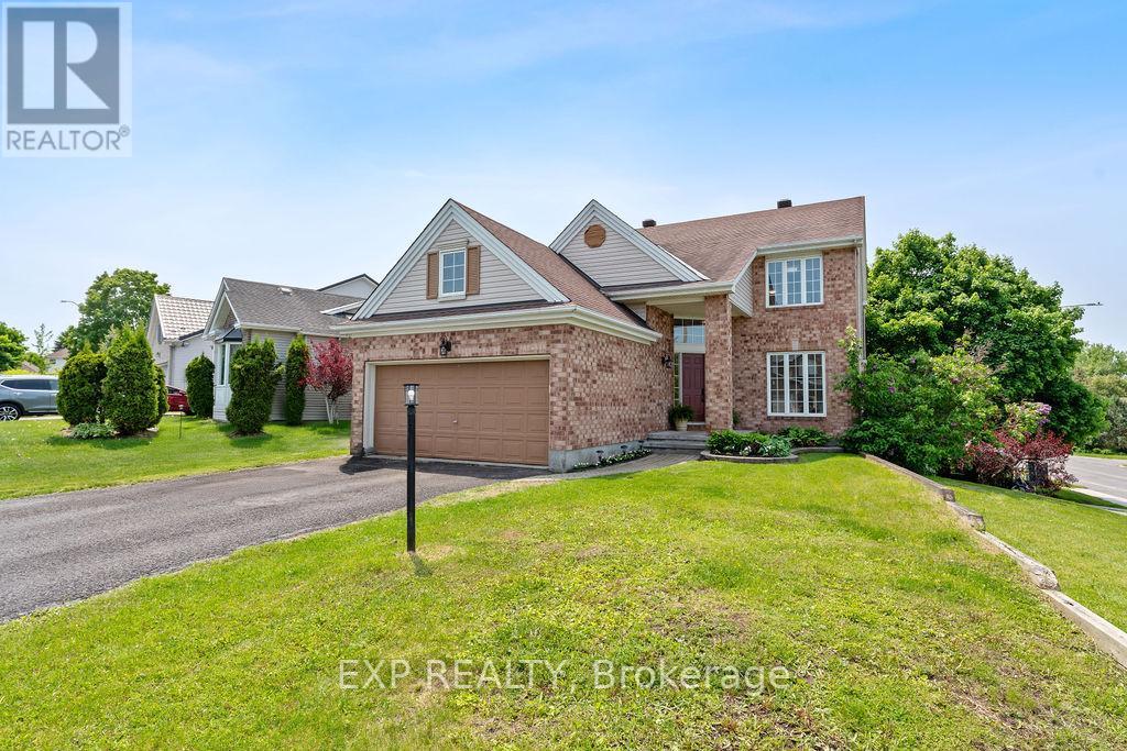 2 Bonnechere Drive, Ottawa, Ontario  K2M 2A5 - Photo 1 - X12198012