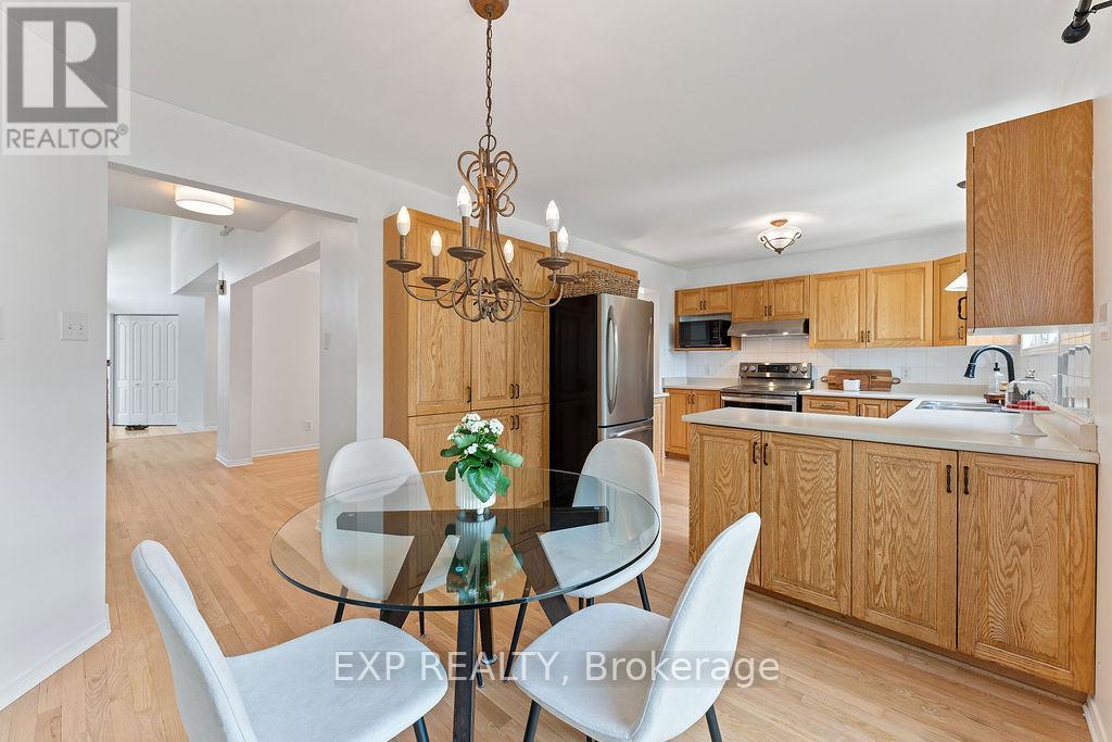 2 Bonnechere Drive, Ottawa, Ontario  K2M 2A5 - Photo 16 - X12198012