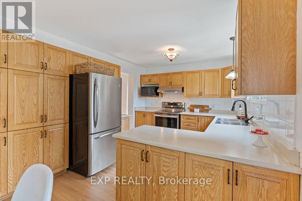2 Bonnechere Drive, Ottawa, Ontario  K2M 2A5 - Photo 18 - X12198012