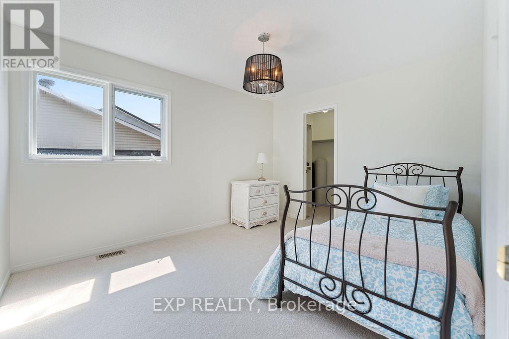 2 Bonnechere Drive, Ottawa, Ontario  K2M 2A5 - Photo 27 - X12198012