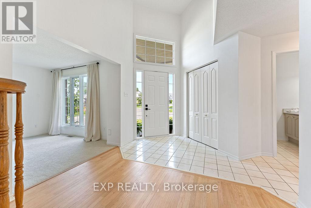 2 Bonnechere Drive, Ottawa, Ontario  K2M 2A5 - Photo 4 - X12198012