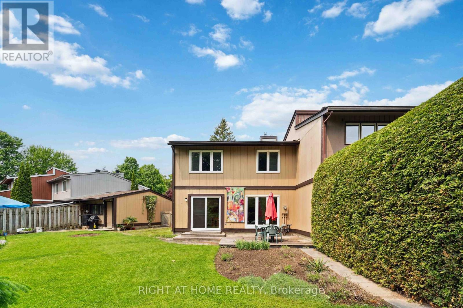 25 Chimo Drive, Ottawa, Ontario  K2L 1A3 - Photo 29 - X12198021