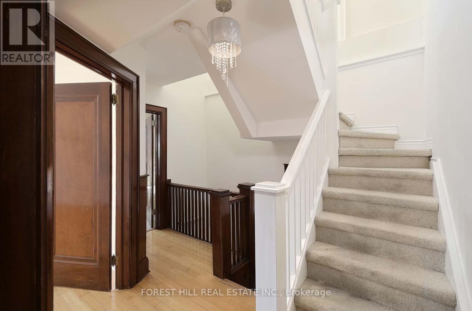 17 Duncannon Drive, Toronto, Ontario  M5P 2L9 - Photo 18 - C12178542