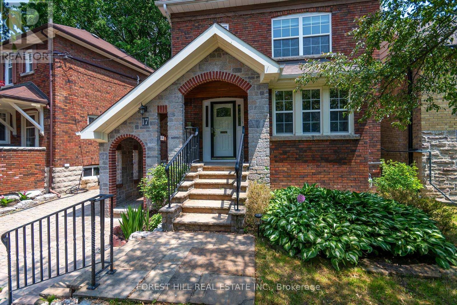 17 Duncannon Drive, Toronto, Ontario  M5P 2L9 - Photo 2 - C12178542