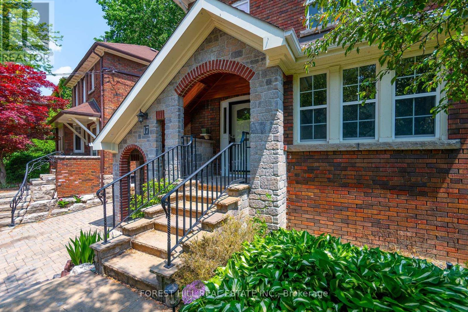 17 Duncannon Drive, Toronto, Ontario  M5P 2L9 - Photo 3 - C12178542