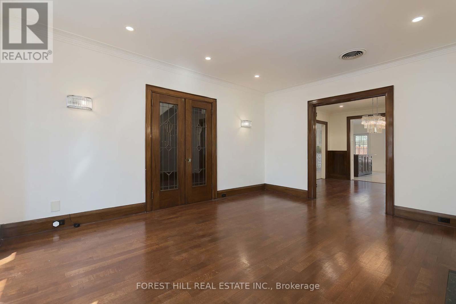 17 Duncannon Drive, Toronto, Ontario  M5P 2L9 - Photo 7 - C12178542