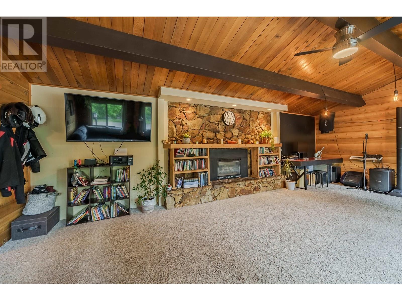 5709 Horse Lake Road, 100 Mile House, British Columbia  V0K 2E3 - Photo 15 - R3011713
