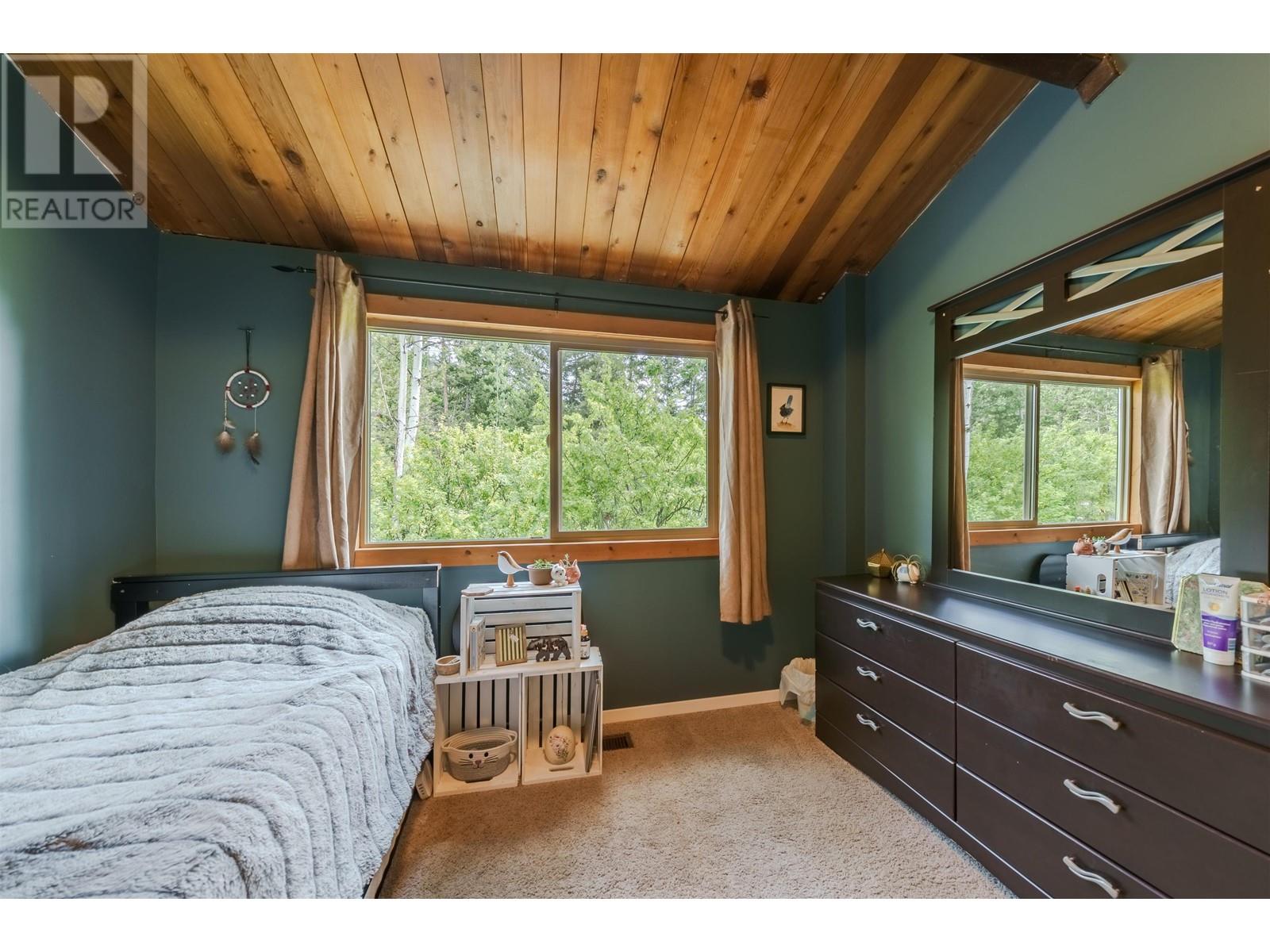 5709 Horse Lake Road, 100 Mile House, British Columbia  V0K 2E3 - Photo 22 - R3011713