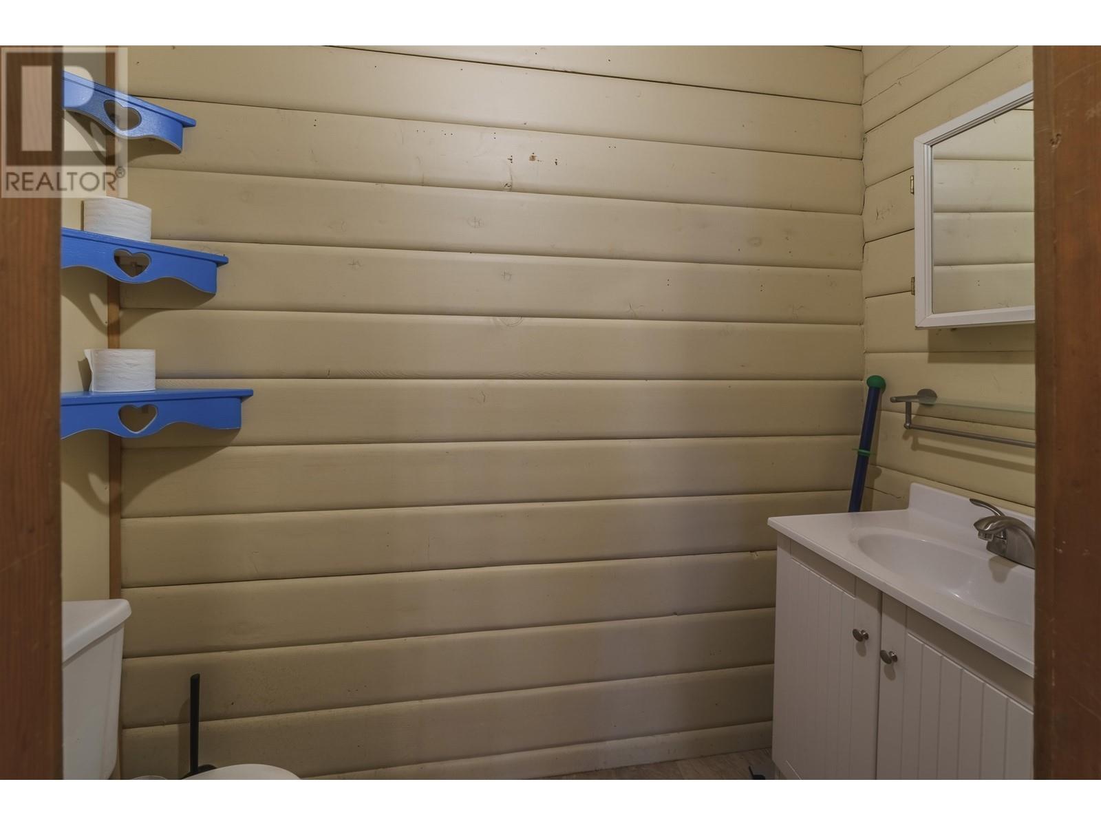5709 Horse Lake Road, 100 Mile House, British Columbia  V0K 2E3 - Photo 28 - R3011713