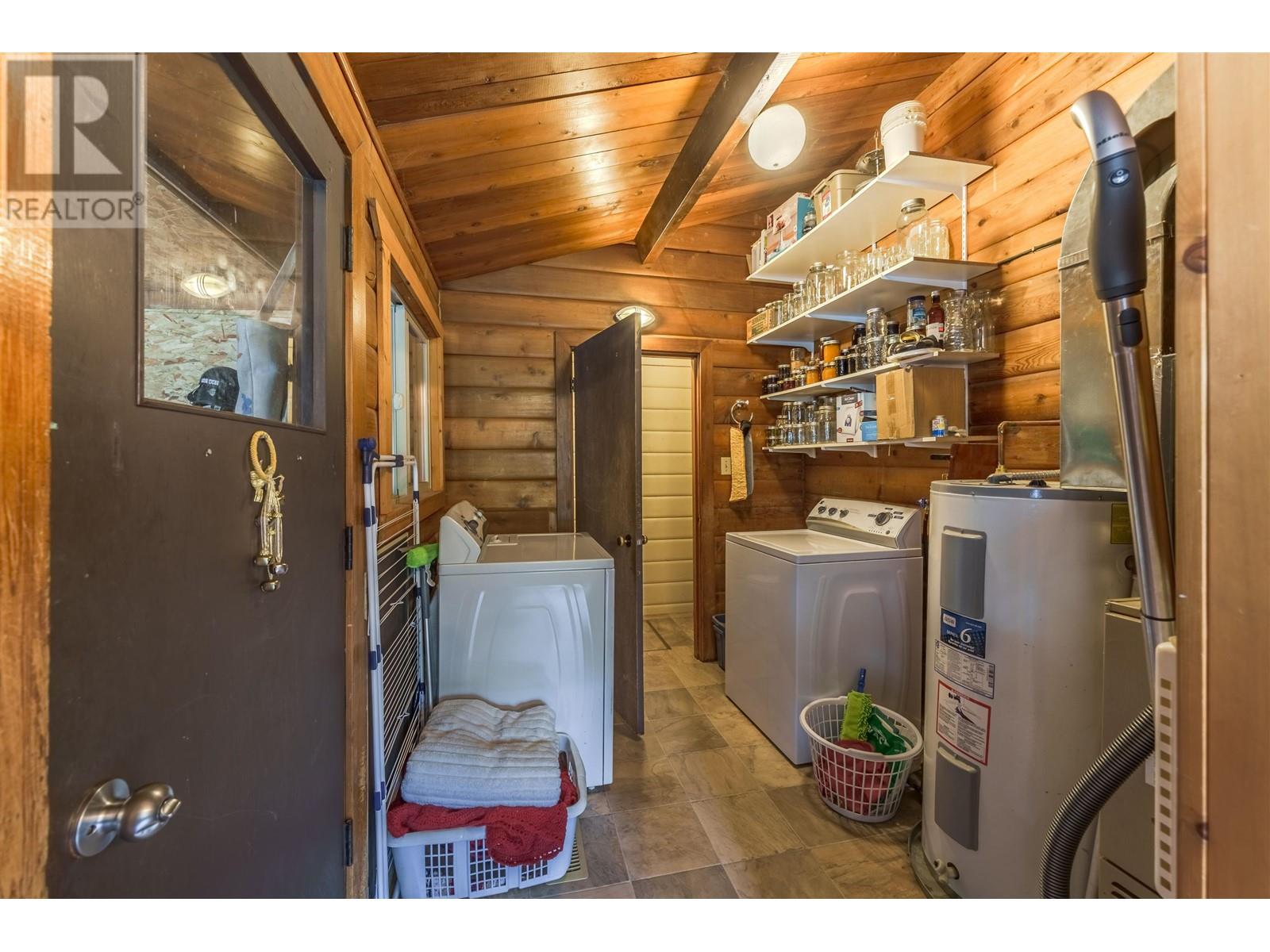 5709 Horse Lake Road, 100 Mile House, British Columbia  V0K 2E3 - Photo 29 - R3011713