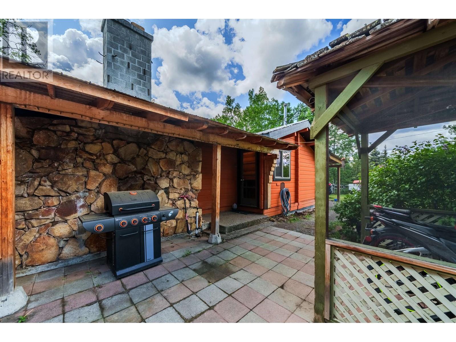 5709 Horse Lake Road, 100 Mile House, British Columbia  V0K 2E3 - Photo 30 - R3011713