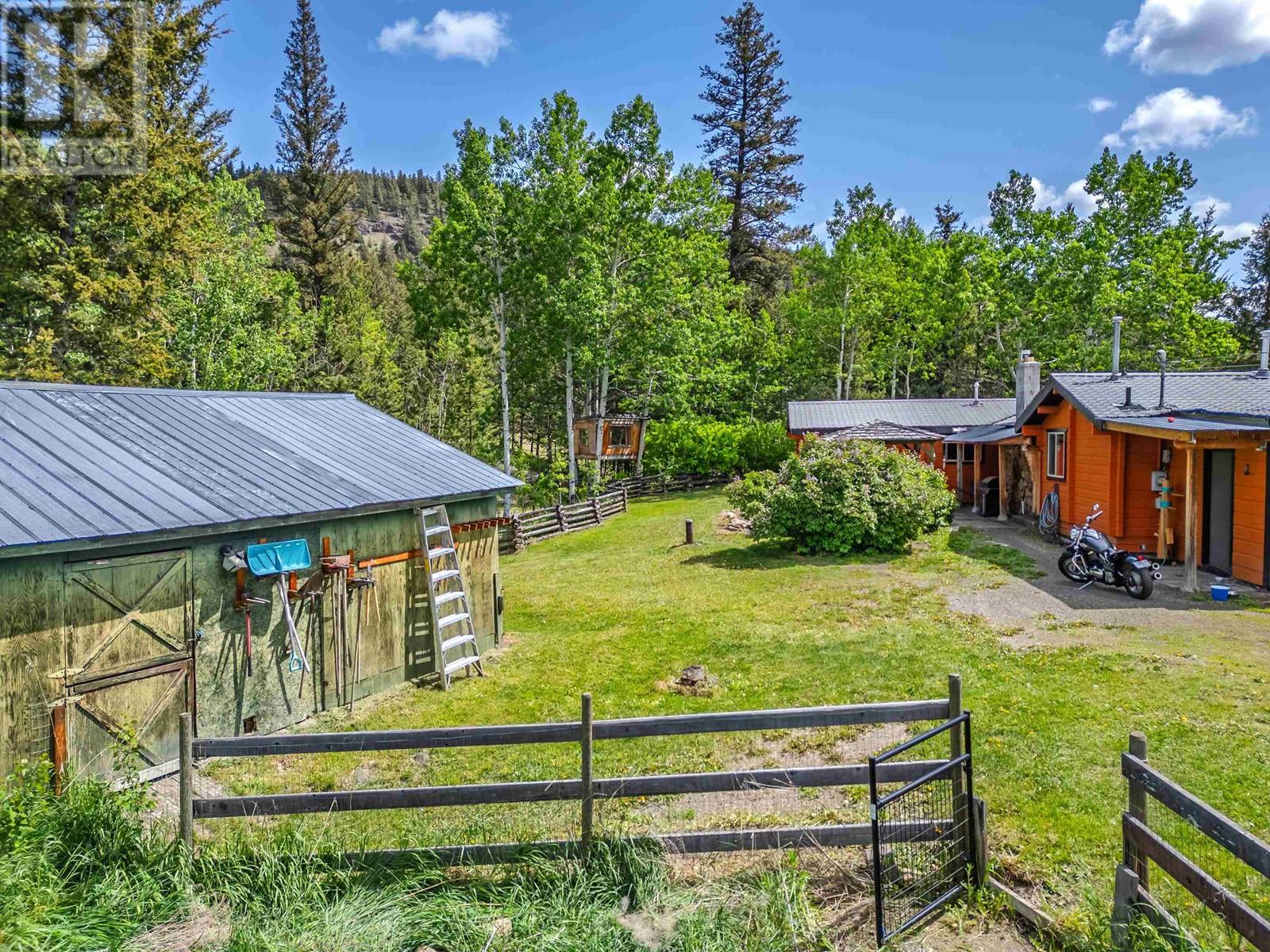 5709 Horse Lake Road, 100 Mile House, British Columbia  V0K 2E3 - Photo 37 - R3011713