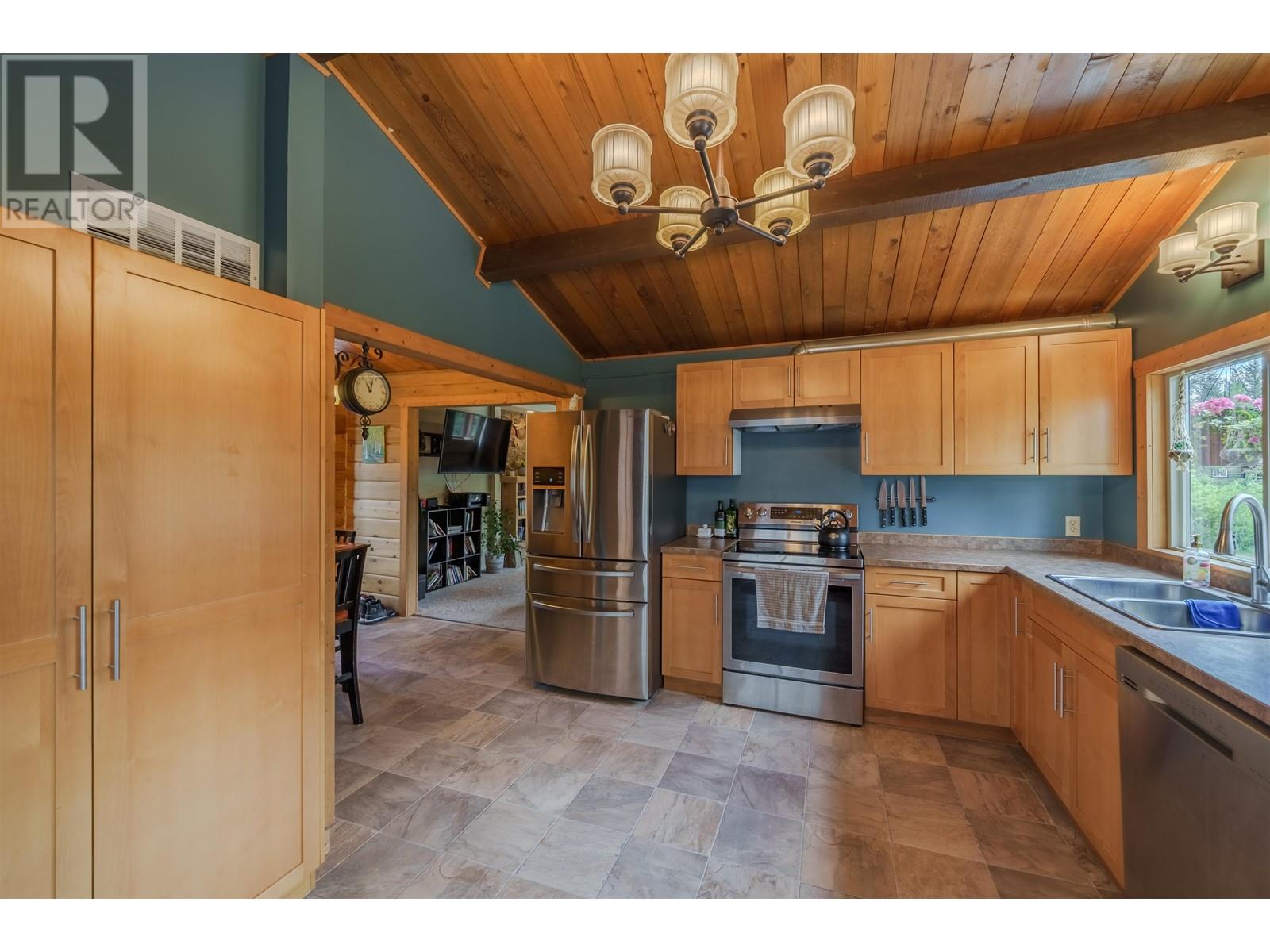5709 Horse Lake Road, 100 Mile House, British Columbia  V0K 2E3 - Photo 8 - R3011713