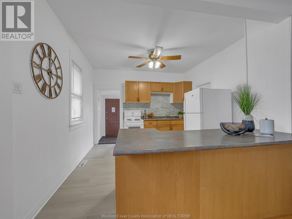 430 Mcewan, Windsor, Ontario  N9B 2E8 - Photo 8 - 25014211
