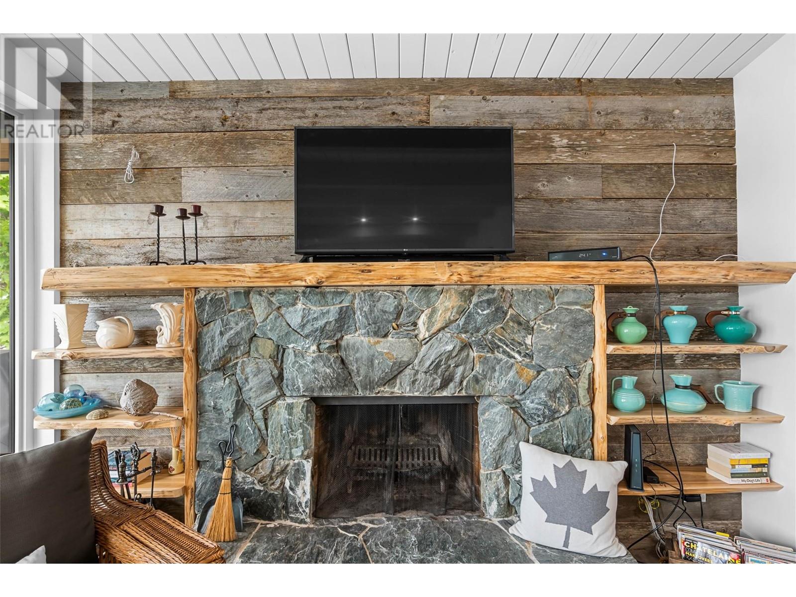 7720 Squilax Anglemont Road, North Shuswap, British Columbia  V0E 1M8 - Photo 19 - 10346873
