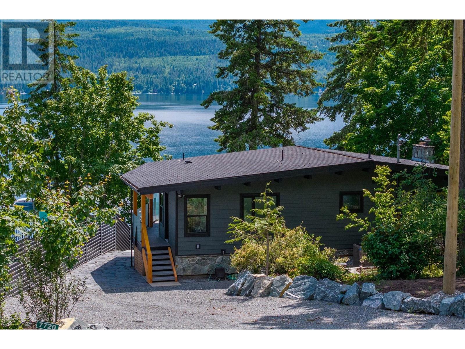 7720 Squilax Anglemont Road, North Shuswap, British Columbia  V0E 1M8 - Photo 8 - 10346873