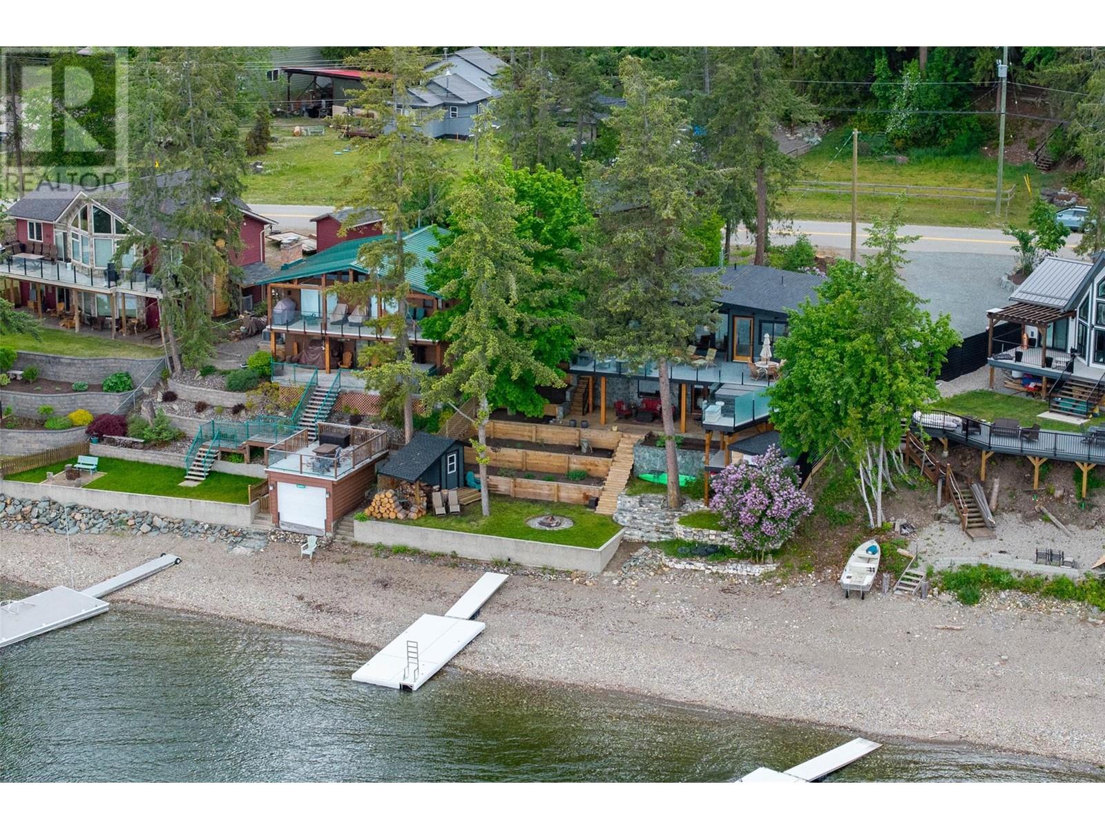 7720 Squilax Anglemont Road, North Shuswap, British Columbia  V0E 1M8 - Photo 3 - 10346873
