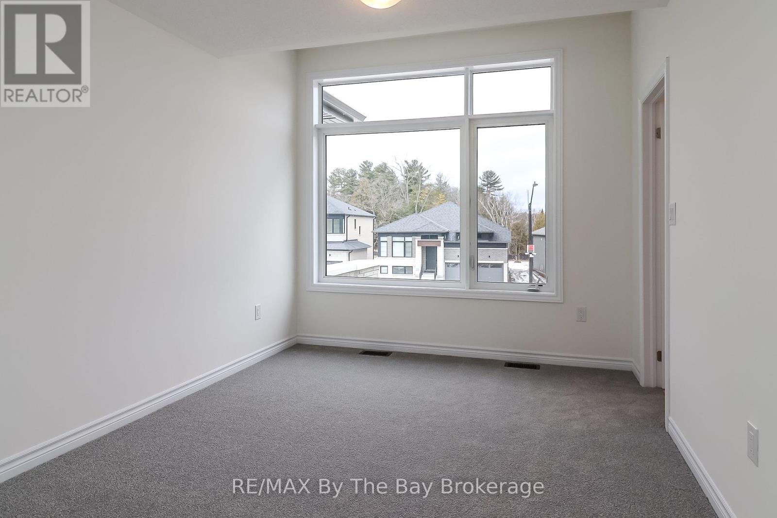 151 Rosanne Circle, Wasaga Beach, Ontario  L9Z 0N1 - Photo 41 - S12143616