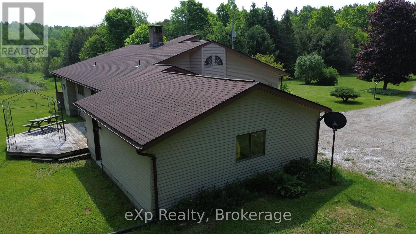 522623 Welbeck Road N, West Grey, Ontario  N0G 1R0 - Photo 7 - X12155773