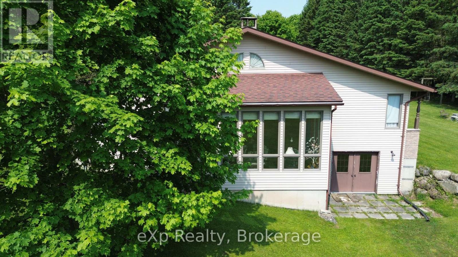 522623 Welbeck Road N, West Grey, Ontario  N0G 1R0 - Photo 8 - X12155773