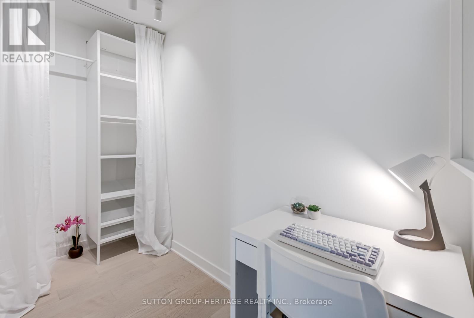 3503 - 11 Yorkville Avenue, Toronto, Ontario  M4W 0B7 - Photo 17 - C12197760