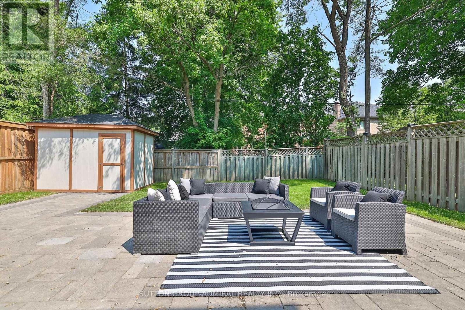 528 Douglas Avenue, Toronto, Ontario  M5M 1H5 - Photo 36 - C12197809