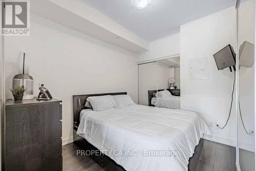 605 - 50 Bruyeres Mews Road W, Toronto, Ontario  M5V 0H8 - Photo 12 - C12197833