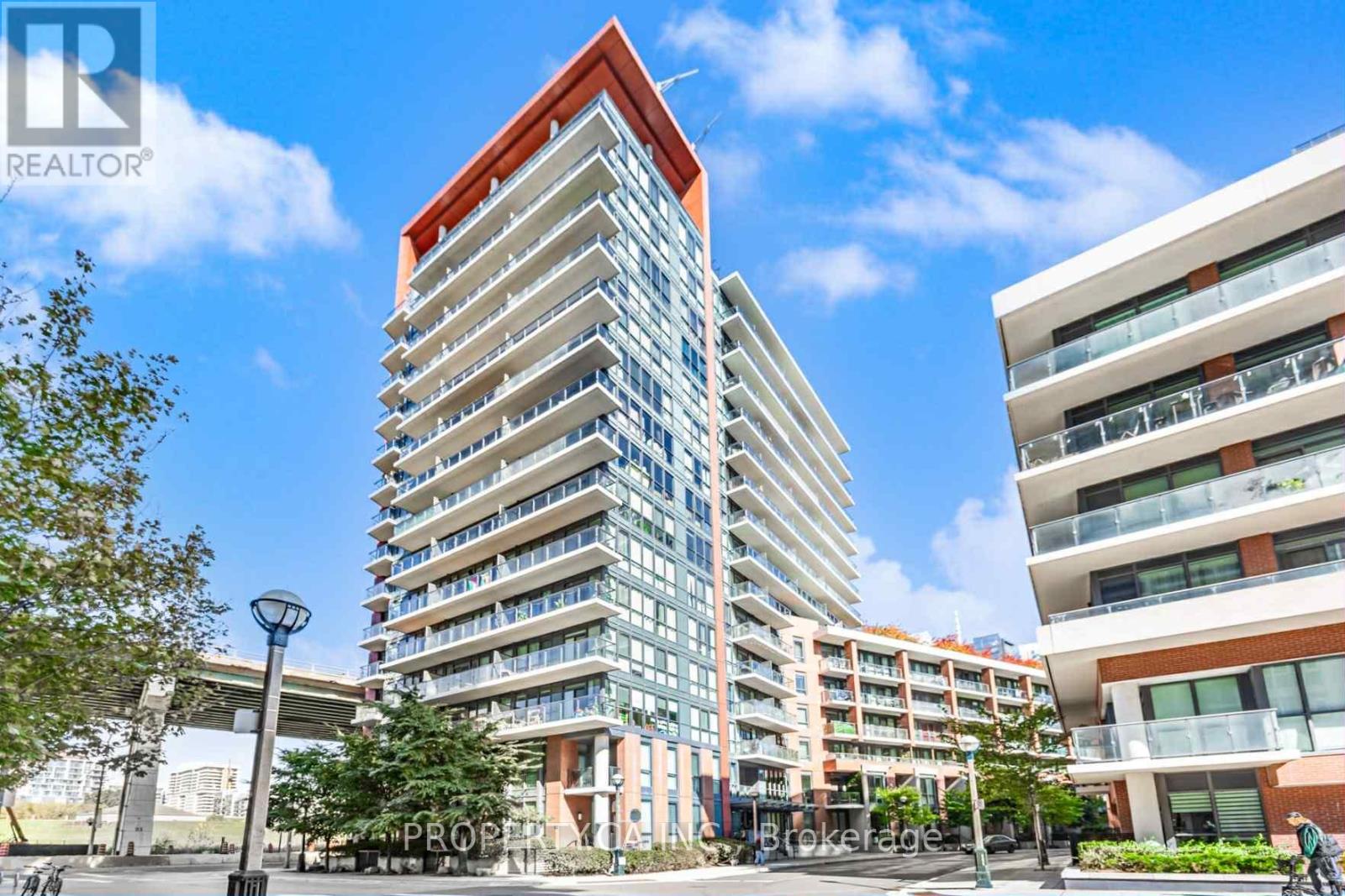 605 - 50 Bruyeres Mews Road W, Toronto, Ontario  M5V 0H8 - Photo 17 - C12197833
