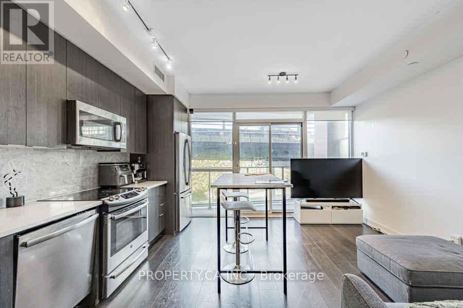 605 - 50 Bruyeres Mews Road W, Toronto, Ontario  M5V 0H8 - Photo 2 - C12197833