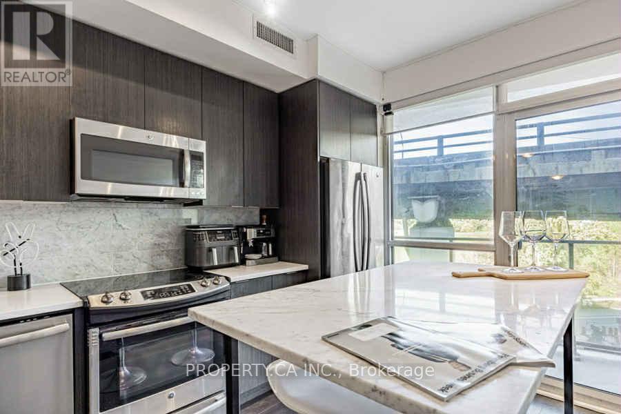 605 - 50 Bruyeres Mews Road W, Toronto, Ontario  M5V 0H8 - Photo 3 - C12197833