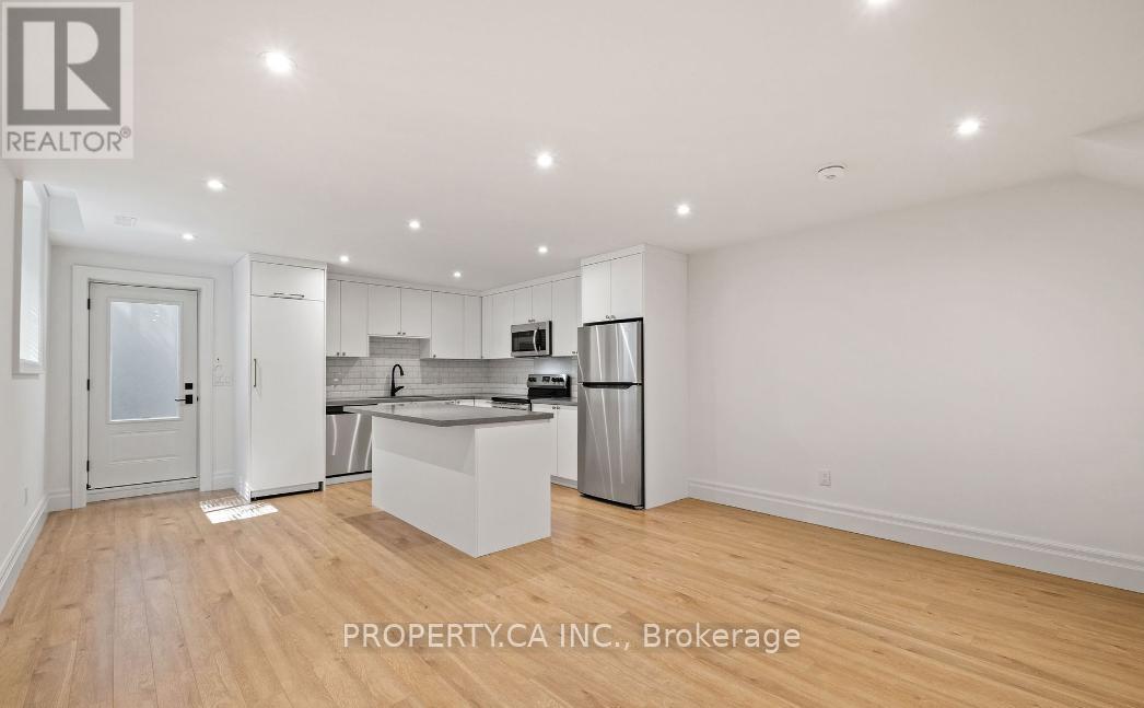 119 Invermay Avenue, Toronto, Ontario  M3H 1Z7 - Photo 2 - C12198020