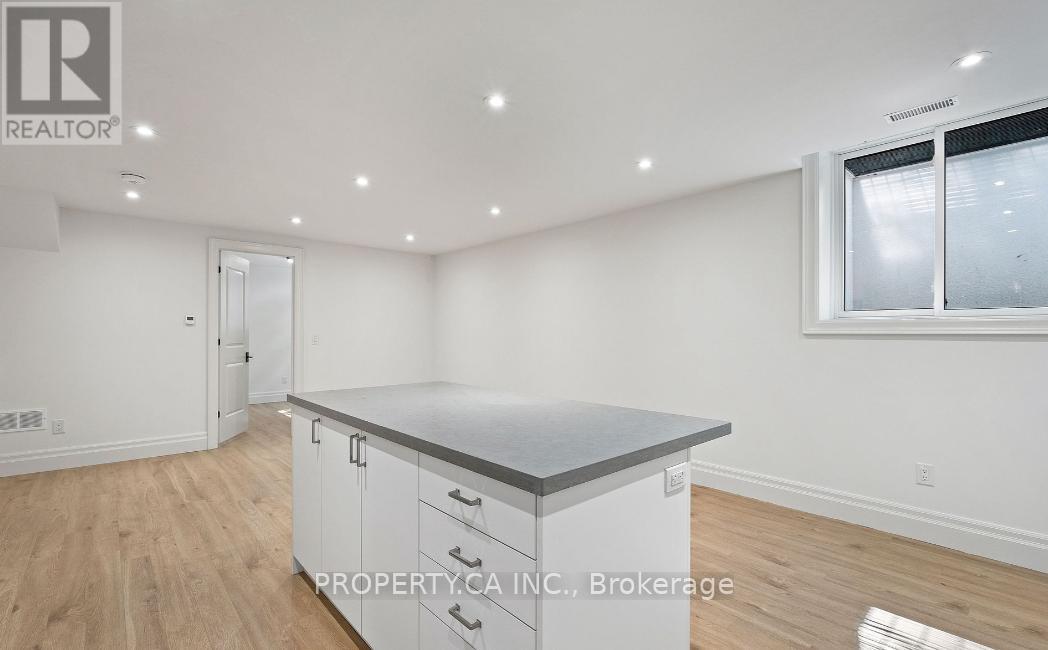 119 Invermay Avenue, Toronto, Ontario  M3H 1Z7 - Photo 9 - C12198020