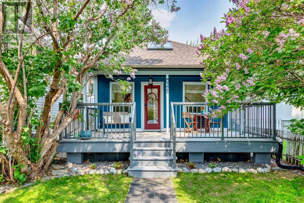 Property at 228 19 Avenue NE image 2