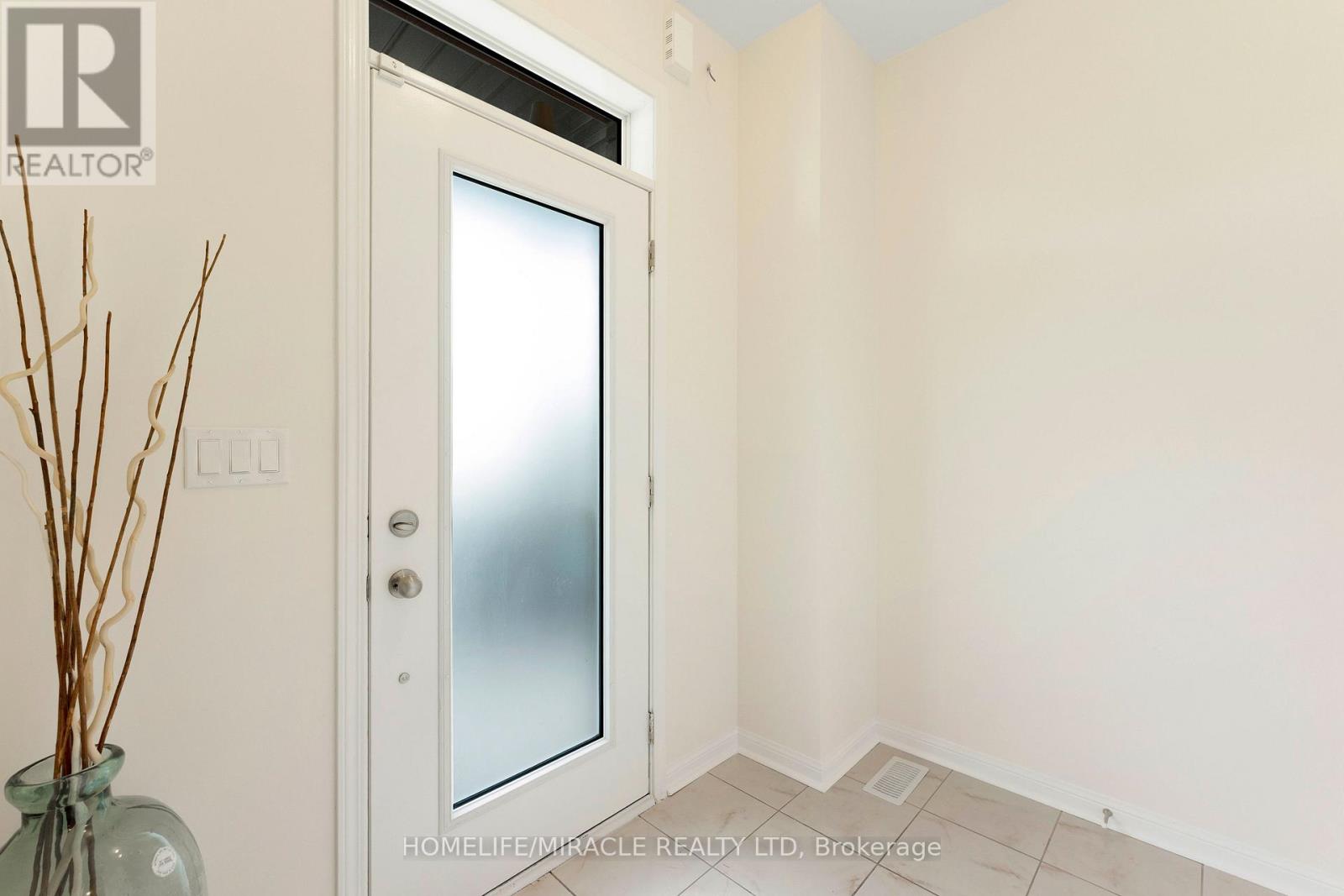 2580 Winter Words Drive, Oshawa, Ontario  L1L 0S9 - Photo 5 - E12197825
