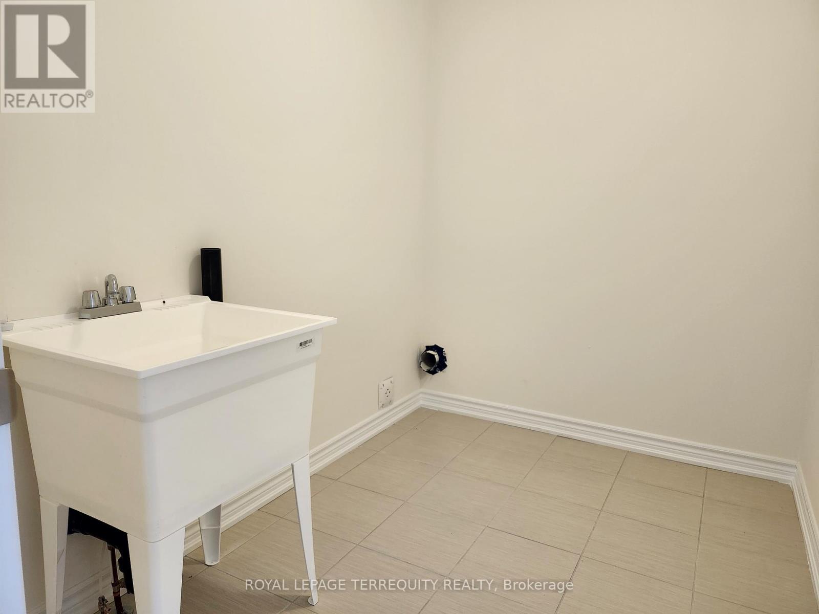 1117 Marathon Avenue, Pickering, Ontario  L1X 0L7 - Photo 16 - E12198001
