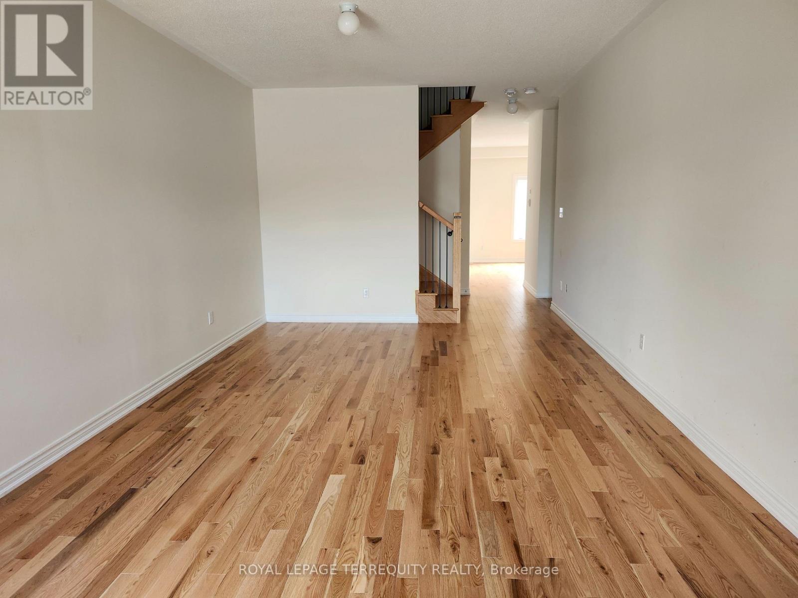 1117 Marathon Avenue, Pickering, Ontario  L1X 0L7 - Photo 2 - E12198001